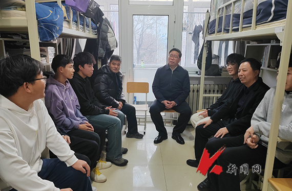 华体会（中国）校长胡军深入对接寝室走访慰问